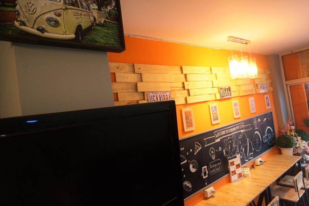 Cm City Hostel Chiang Mai Esterno foto