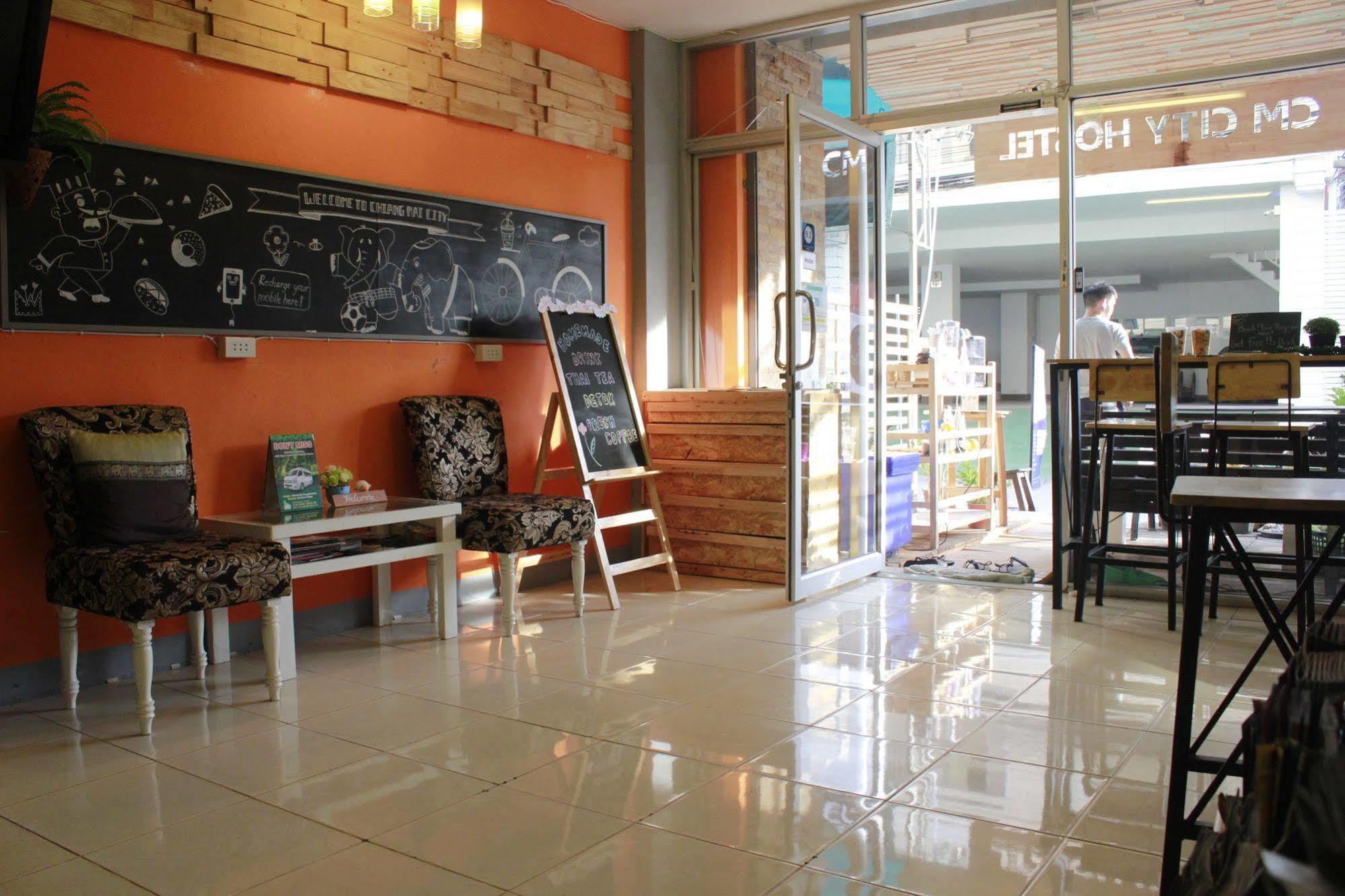 Cm City Hostel Chiang Mai Esterno foto