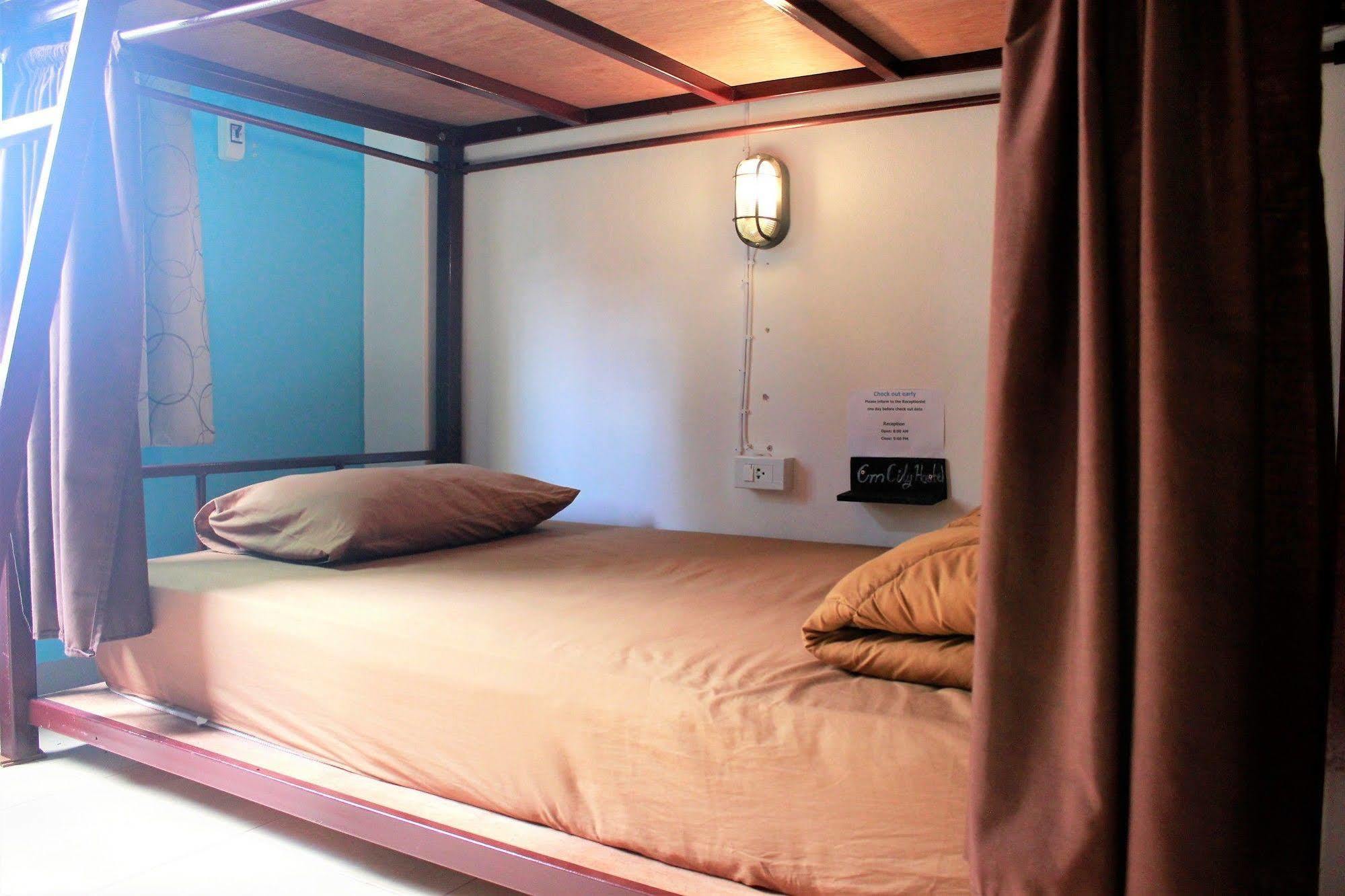 Cm City Hostel Chiang Mai Esterno foto