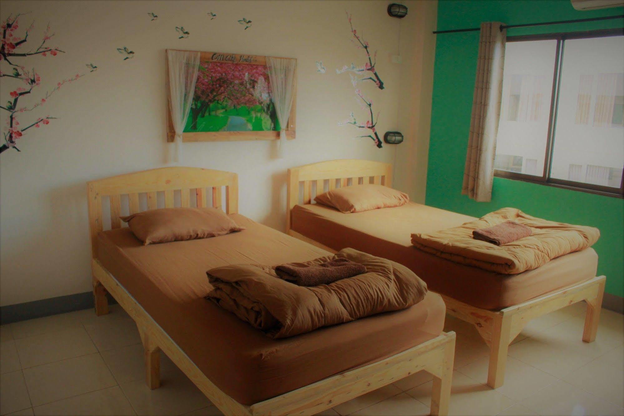 Cm City Hostel Chiang Mai Esterno foto