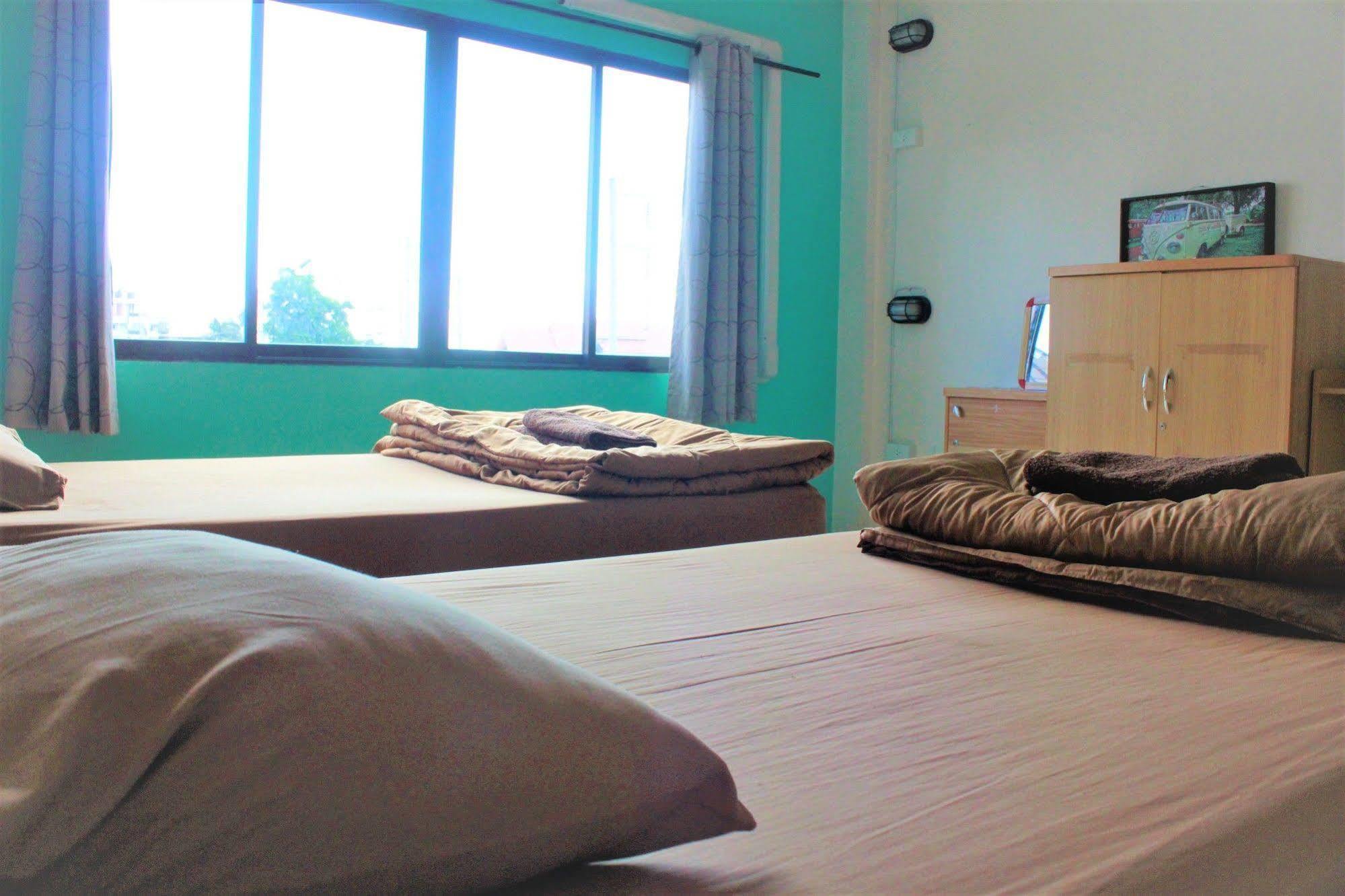 Cm City Hostel Chiang Mai Esterno foto
