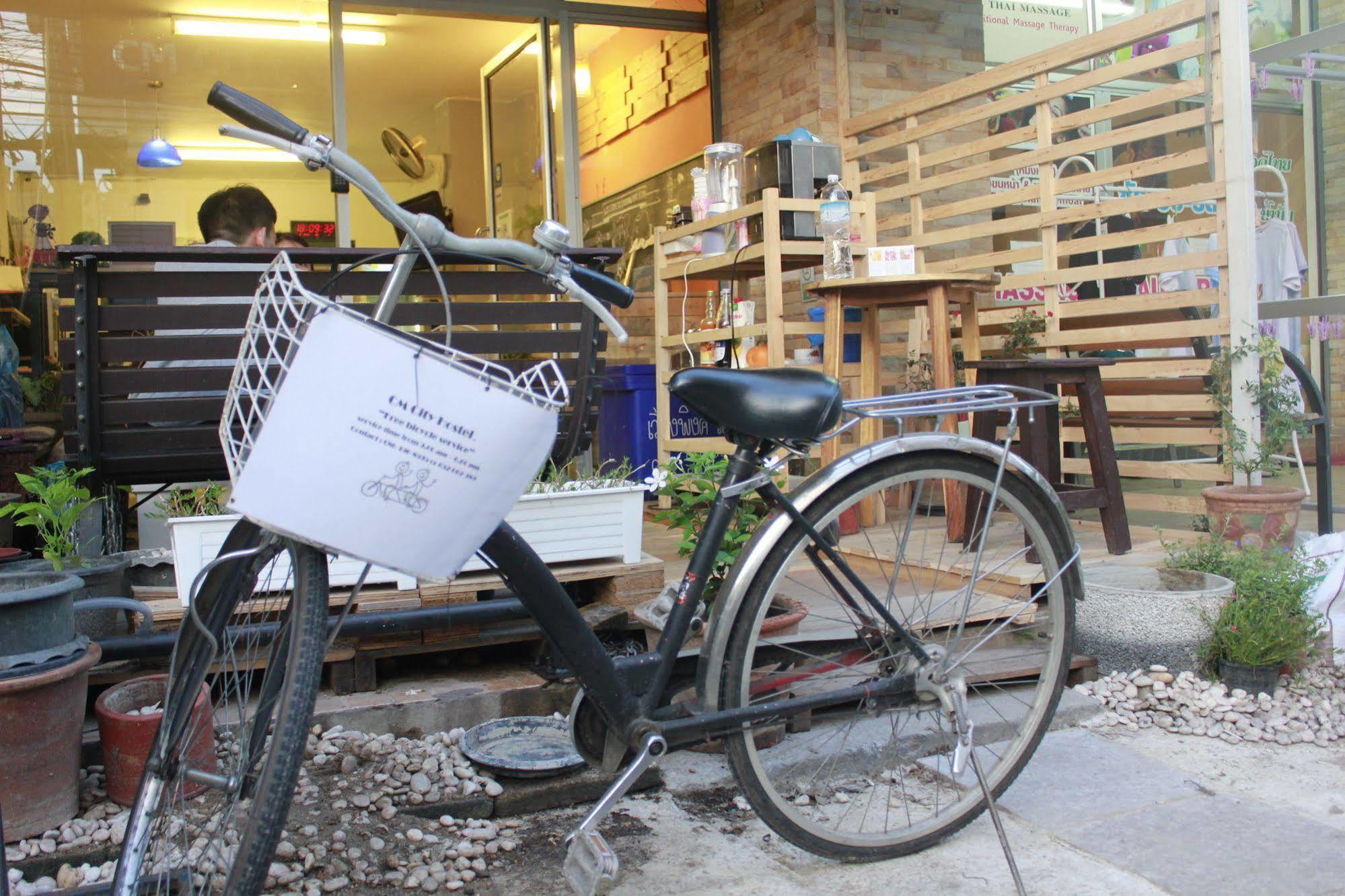 Cm City Hostel Chiang Mai Esterno foto