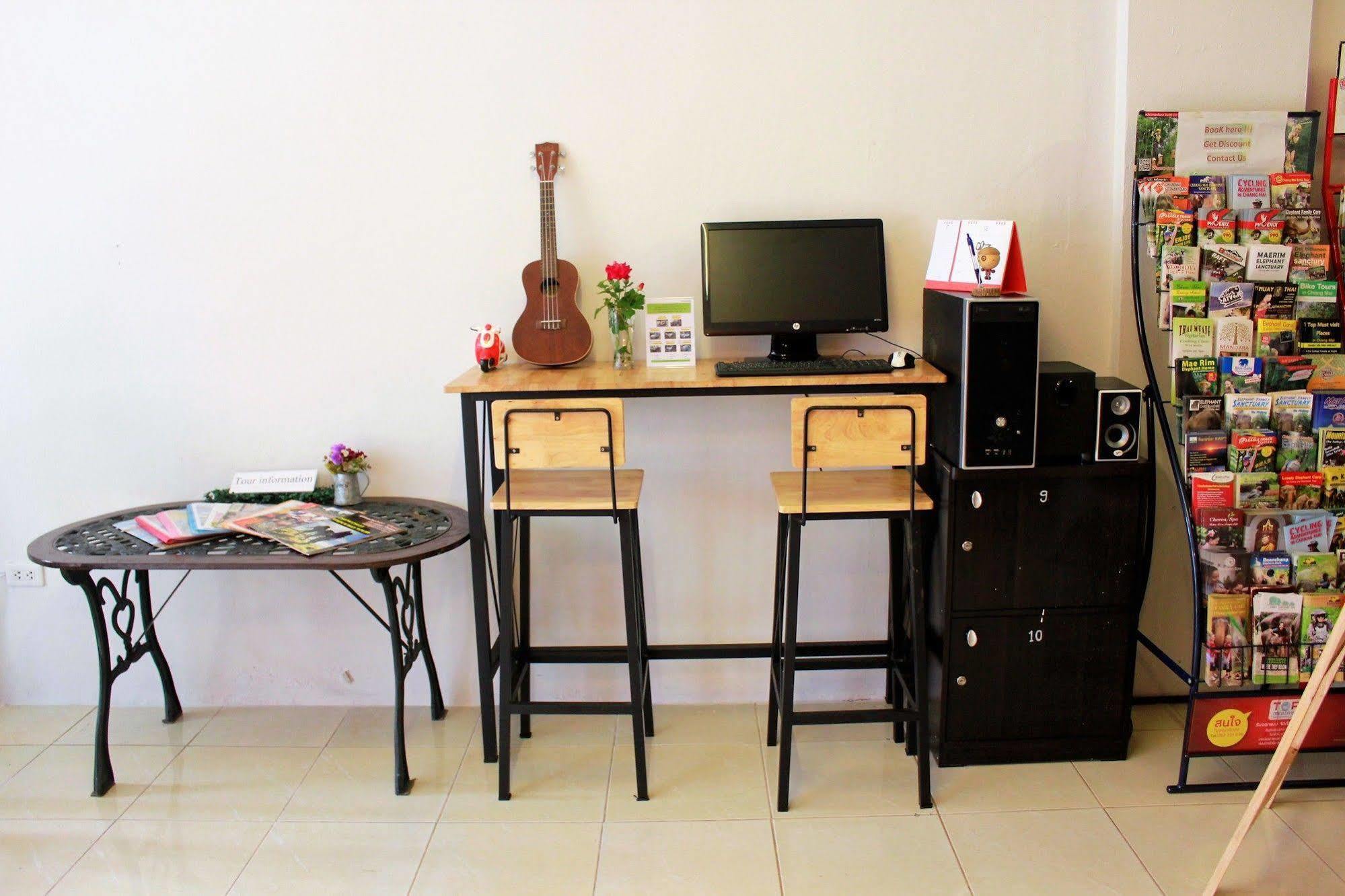 Cm City Hostel Chiang Mai Esterno foto